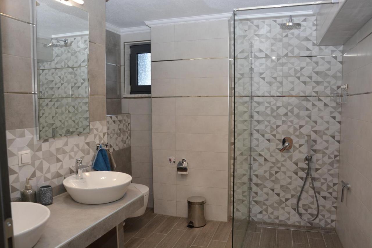Pegasus Sea View Luxury Apartments Vrasná Exteriör bild